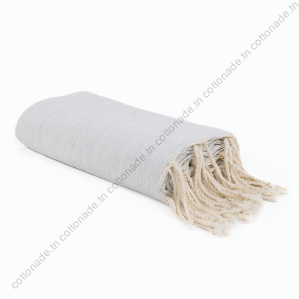 Jeté de canapé coton écru chiné gris clair